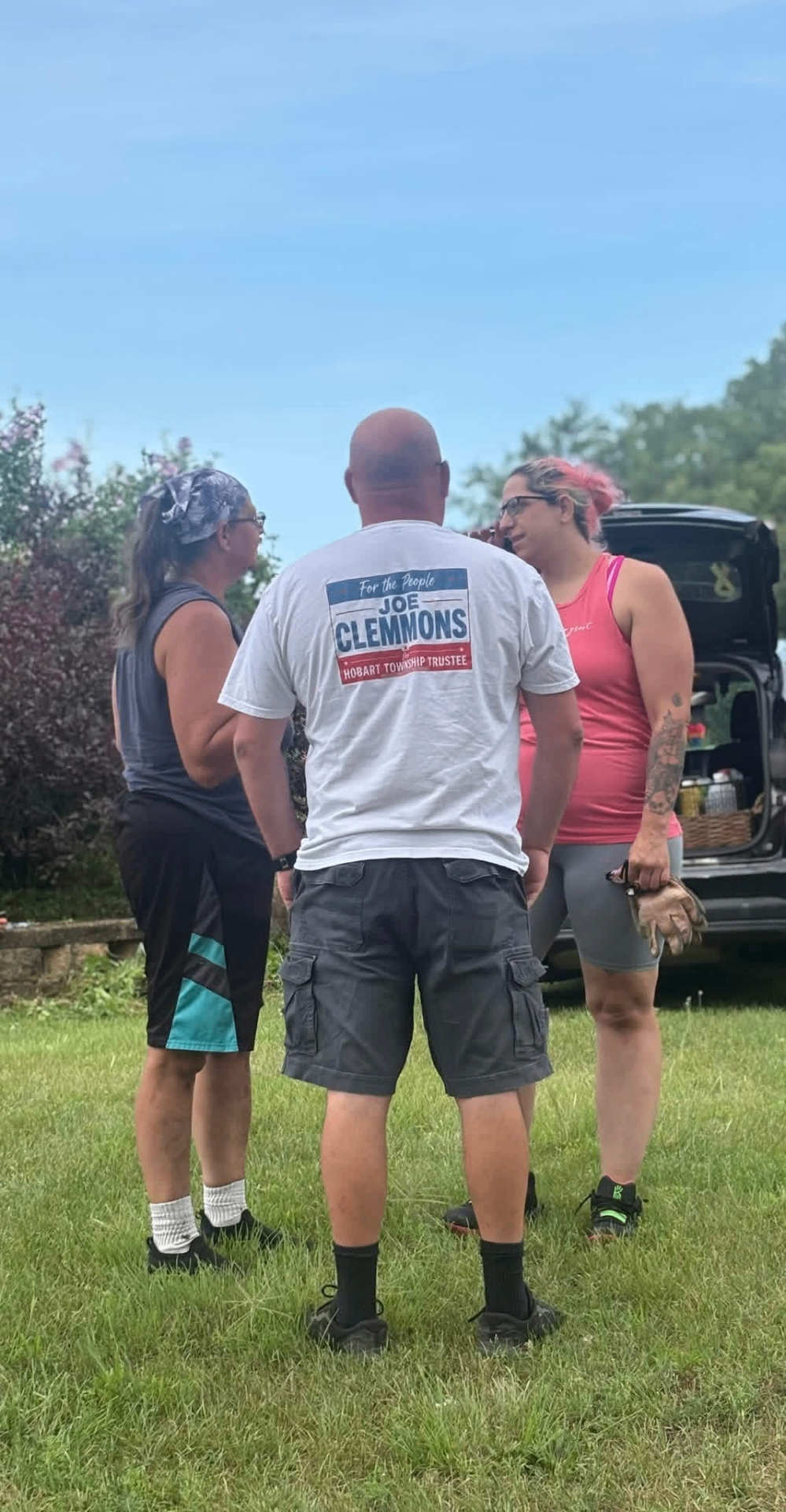 Joe Clemmons meeting with community members during the Rosser Park Clean-Up Day